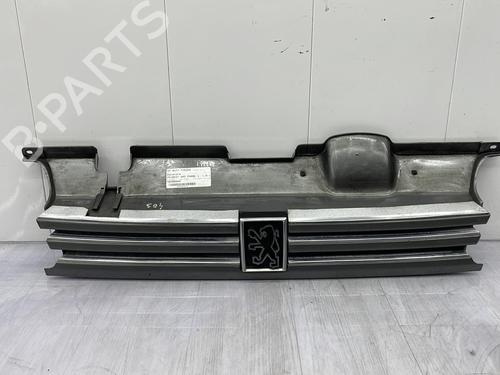 Used Grille PEUGEOT 405 I (15B) 1.9 (109 hp) 23703255