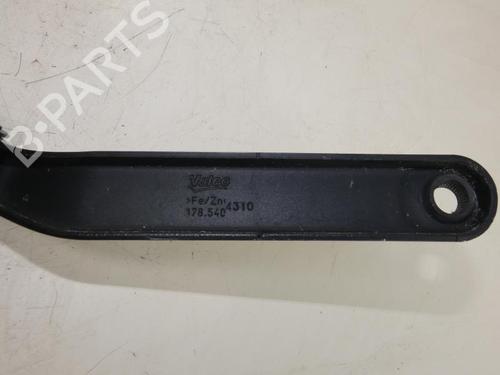 Used Front windshield wiper arm BMW 1 (E87) 118 d (143 hp) 23694435