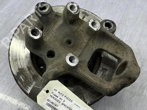 Used Right front steering knuckle Right front steering knuckle MERCEDES-BENZ SPRINTER 2-t Bus (B901, B902) 211 CDI (902.671, 902.672) (109 hp) 23673511 23673511