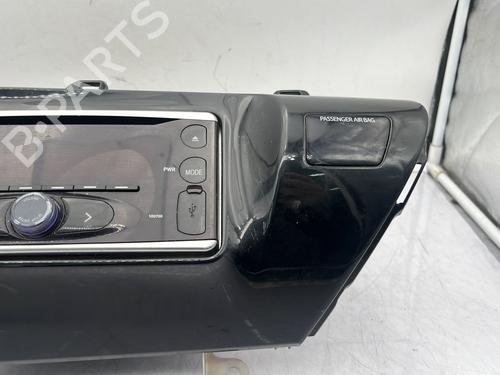 Used Radio Radio TOYOTA HILUX VIII Pickup (_N1_) 2.4 D 4WD (GUN125_, GUN125R) (150 hp) 30635077 30635077