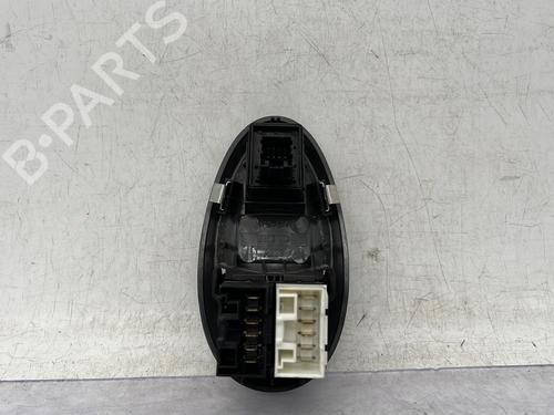 Left front window switch IVECO DAILY III Van 35 C 12 V, 35 S 12 V (AGKA43A2, AGKB43A2, AGKB46A2,... | BP31117542I27 