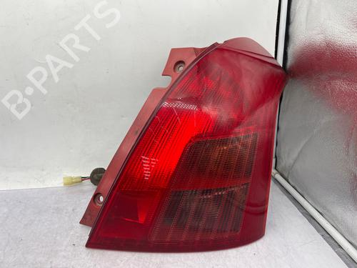 Farolim direito Farolim direito SUZUKI SWIFT III (MZ, EZ) 1.3 DDiS (RS413D) (75 hp) 35890458 35890458