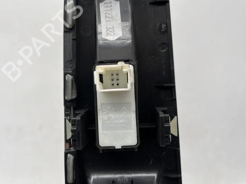 Right front window switch PEUGEOT 3008 II SUV (MC_, MR_, MJ_, M4_) 1.5 BlueHDi 130 | BP31134449I26