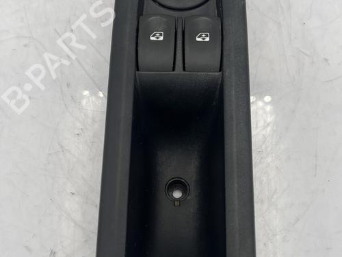Used Left front window switch RENAULT CLIO III (BR0/1, CR0/1) 1.5 dCi (C/BR0G, C/BR1G) (68 hp) 25270223
