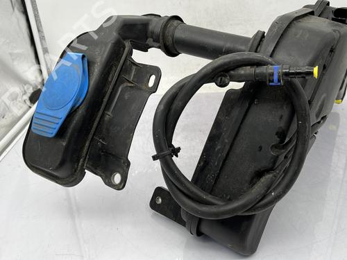 windscreen-washer-tank-audi-q5-8rb-2008-2009-2010-2011-2012-2013-2014-2015-2016-2017-2018-2019-31039565 main image