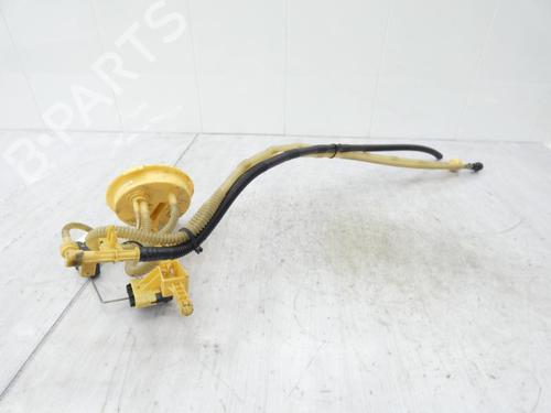 Used Fuel pump BMW 1 (E87) 118 d (122 hp) 23684935