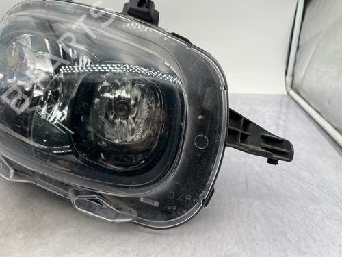 Lyskaster høyre Lyskaster høyre CITROËN C3 III (SX) 1.2 VTi 82 (82 hp) 39660375 39660375