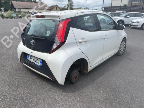 right-taillight-toyota-aygo-_b4_-2014-36372572 main image
