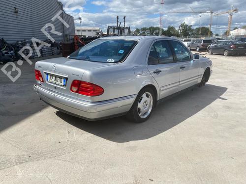 Dashboard MERCEDES-BENZ E-CLASS (W210) E 240 (210.061) | BP36440136C46 - Image 76