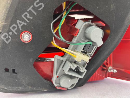 Venstre Baklys Venstre Baklys TOYOTA YARIS (_P9_) 1.4 D-4D (NLP90_, NLP90R) (90 hp) 35890464 35890464