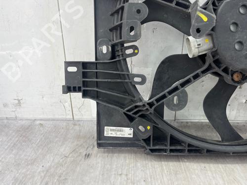 Used Radiator fan Radiator fan DACIA SANDERO II 1.5 dCi 75 / Blue dCi 75 (B8JW, B8M4, B8AH, B8M7, B8M6) (75 hp) 36663989 36663989