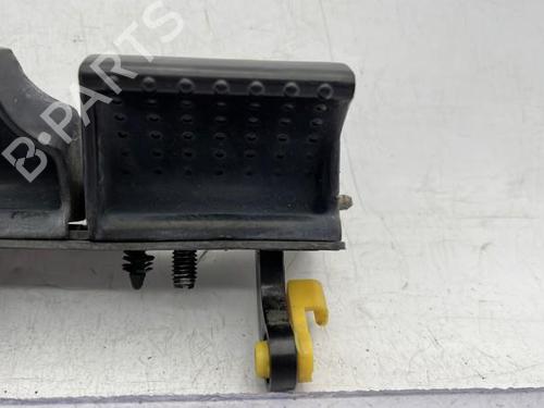 Used Tailgate handle HYUNDAI TUCSON (JM) 2.0 CRDi All-wheel Drive (140 hp) 23751571