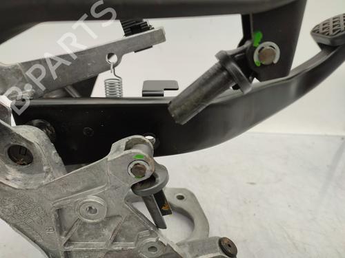 break-pedal-bmw-1-e87-2003-2004-2005-2006-2007-2008-2009-2010-2011-2012-2013-24115672 main image