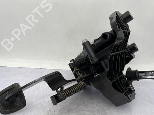 Clutch pedal RENAULT TRAFIC III Van (FG_) 1.6 dCi 95 (FGMJ, FGMR) | BP23681105I13 