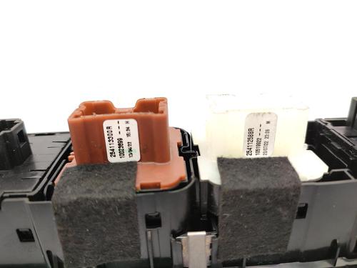 Left front window switch DACIA SANDERO III 1.0 SCe 65 | BP23729559I27 