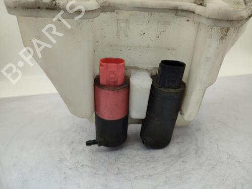 Behälter Scheibenwaschanlage für TOYOTA YARIS (_P9_) 1.4 D-4D (NLP90_, NLP90R) (90 hp) 23722369