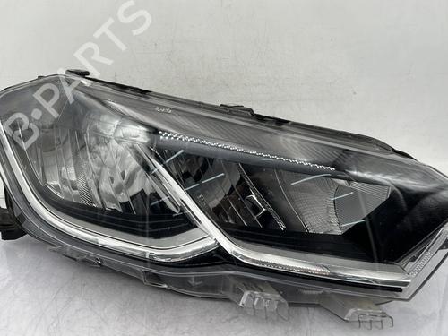 Used Right headlight VW POLO VI (AW1, BZ1, AE1) 1.0 TSI (110 hp) 32175522