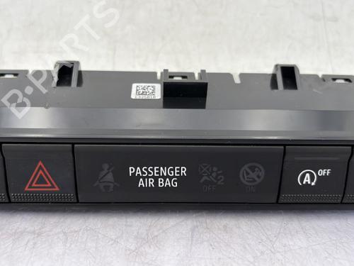 Used Warning switch Warning switch DACIA SANDERO III 1.0 TCe 100 ECO-G (101 hp) 23758235 23758235