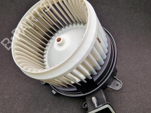 Used Heater blower motor FIAT 500X (334_) 1.4 (334AXC1B, 334AXC11) (140 hp) 23750083