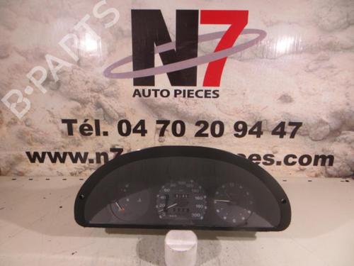 Used Instrument cluster FIAT PUNTO (176_) 60 1.2 (176AP, 176AR, 176AQ, 176BB) (60 hp) 23676971