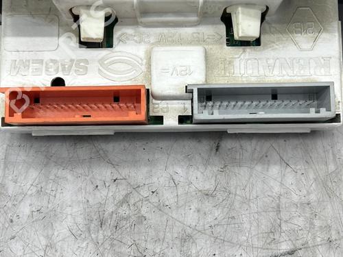 Used Display monitor Display monitor RENAULT CLIO II (BB_, CB_) 1.4 (B/CB0C, B/CB0S) (75 hp) 23674662 23674662