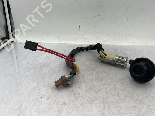 Używane Stacyjka CITROËN XSARA Break (N2) 1.9 TD (90 hp) 30875999