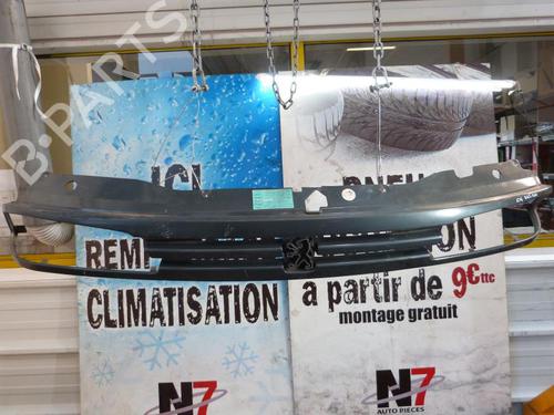Used Grille Grille 23688972 23688972