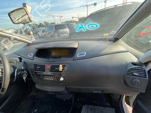 Used Dashboard Dashboard 37657072 37657072
