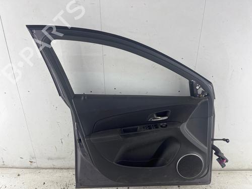left-front-door-chevrolet-cruze-hatchback-j305-2010-36337931 main image