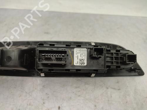 Left front window switch PEUGEOT 208 II (UB_, UP_, UW_, UJ_) 1.2 PureTech 100 | BP27608284I27 