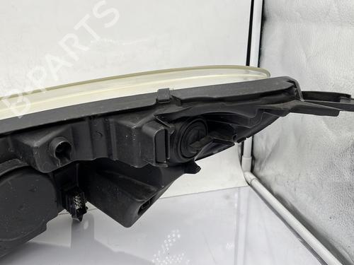 Right headlight PEUGEOT 407 SW (6E_, 6D_) 2.0 HDi 135 | BP28100538C29 