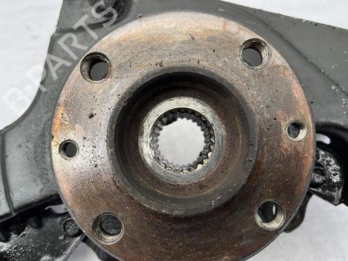 Used Right front steering knuckle Right front steering knuckle PEUGEOT BIPPER (AA_) 1.4 HDi (68 hp) 33330374 33330374