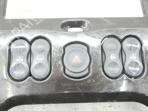 warning-switch-dacia-duster-hs_-2010-2011-2012-2013-2014-2015-2016-2017-2018-23697739 main image