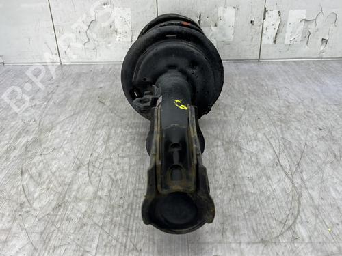 Used Left front shock absorber Left front shock absorber TOYOTA YARIS (_P13_) 1.5 Hybrid (NHP130_, NHP130) (101 hp) 32219109 32219109