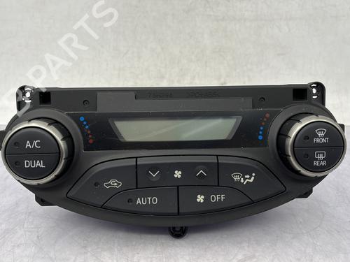 AC-Styringsenhed/Manøvreenhed AC-Styringsenhed/Manøvreenhed TOYOTA YARIS (_P13_) 1.5 Hybrid (NHP130_, NHP130) (101 hp) 33236086 33236086