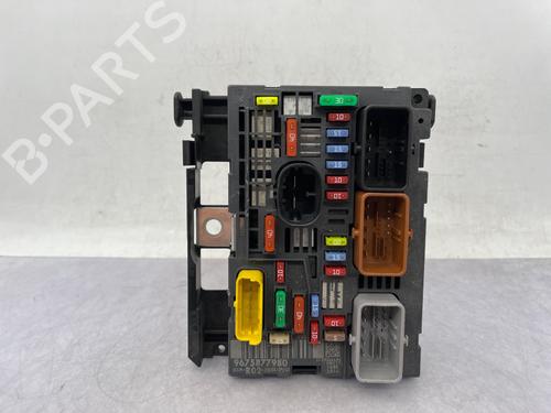 Used Fuse box Fuse box CITROËN C5 III (RD_) 1.6 HDi 110 (RD9HZC) (109 hp) 40504324 40504324