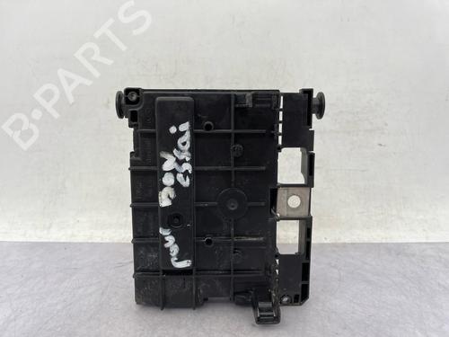Used Fuse box Fuse box 39538960 39538960