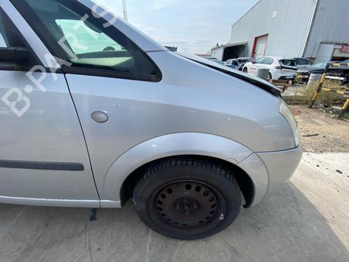 Used Right front fenders Right front fenders 38425738 38425738