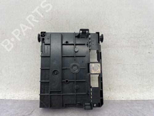 Used Fuse box Fuse box 39538998 39538998