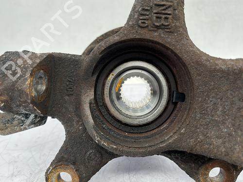 Used Left front steering knuckle Left front steering knuckle PEUGEOT 107 (PM_, PN_) 1.0 (68 hp) 25407270 25407270