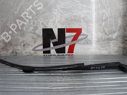 Used Front windshield wiper arm NISSAN TERRANO II (R20) 2.7 TD 4WD (101 hp) 23690709