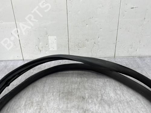 rubber-door-seal-renault-megane-iv-hatchback-b9amn_-2015-23754781 main image