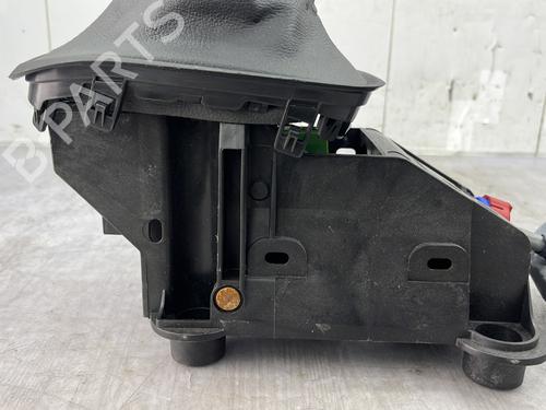 Used Gear lever Gear lever CITROËN C3 III (SX) 1.2 THP 110 (SXHNPS, SXHNZT, SXHNZ6) (110 hp) 33707991 33707991