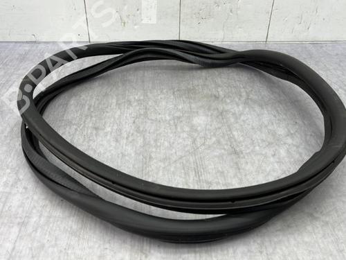 Used Rubber door seal PEUGEOT 308 SW II (LC_, LJ_, LR_, LX_, L4_) 1.5 BlueHDi 130 (131 hp) 23754714