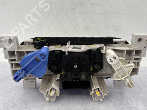 climate-control-dacia-duster-hs_-2010-2011-2012-2013-2014-2015-2016-2017-2018-30719751 main image