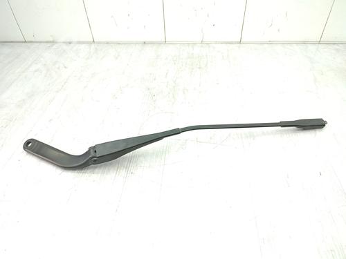 Used Front windshield wiper arm BMW 1 (E81) 118 d (143 hp) 23760602