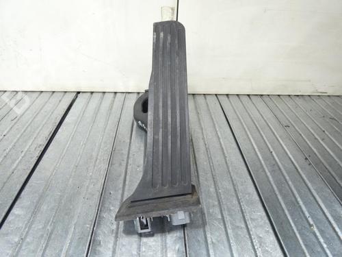 pedal-seat-leon-1p1-2005-2006-2007-2008-2009-2010-2011-2012-2013-23697838 main image