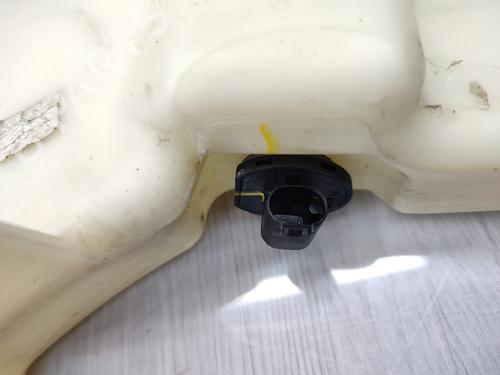 windscreen-washer-tank-mini-mini-r50-r53-2001-2002-2003-2004-2005-2006-23739077 main image