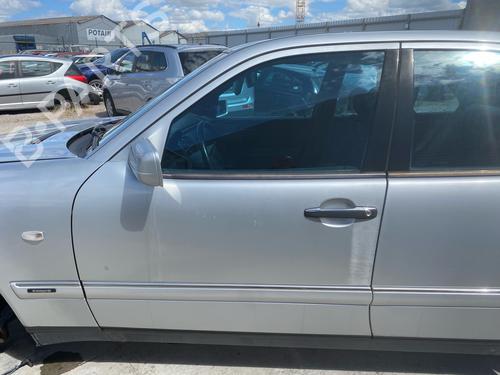 Dashboard MERCEDES-BENZ E-CLASS (W210) E 240 (210.061) | BP36440136C46 - Image 116