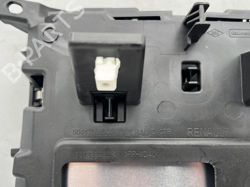 display-monitor-renault-megane-iv-hatchback-b9amn_-2015-33046979 main image